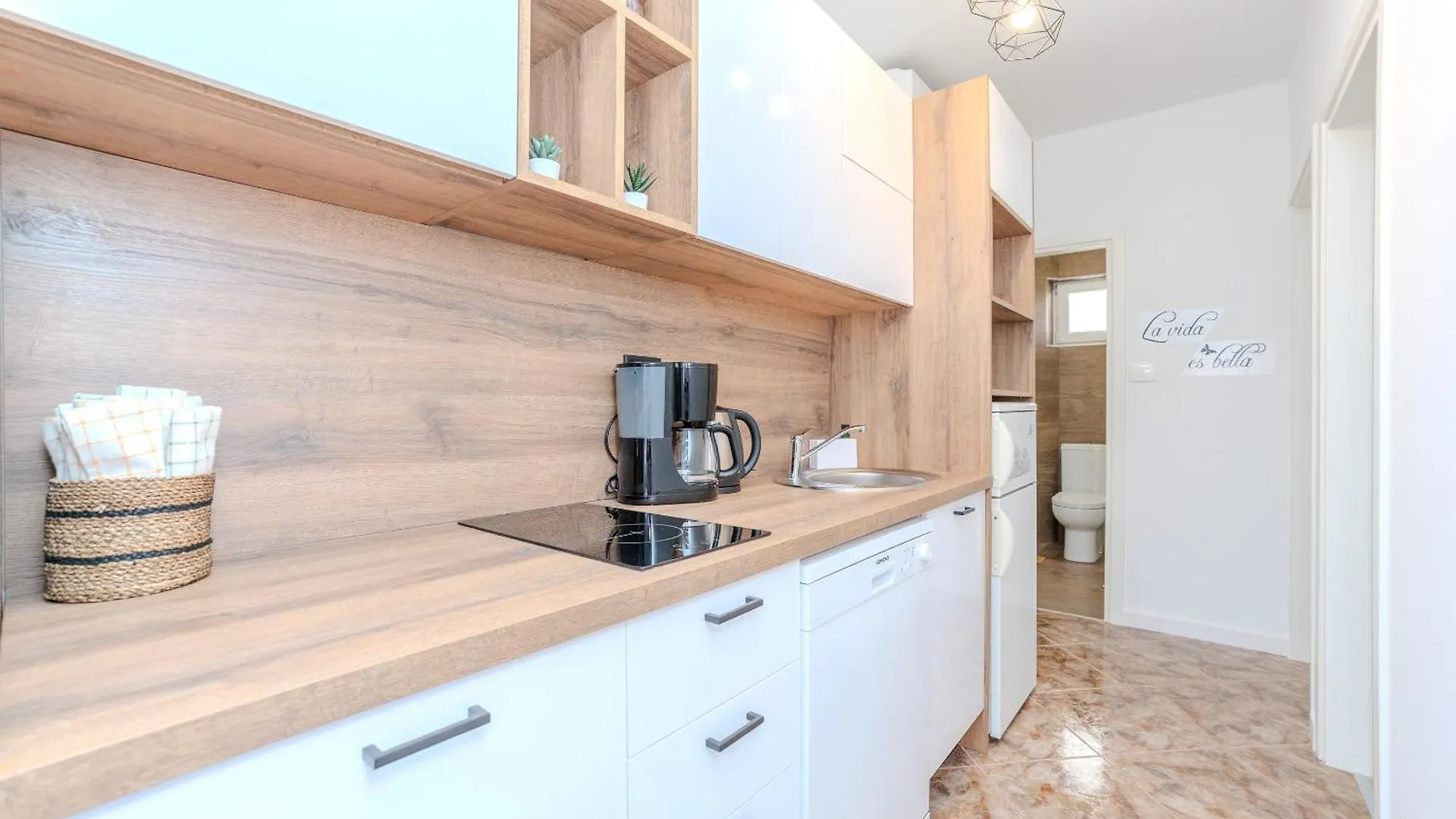 Apartment Plantosar Vir 0*,  Croatia